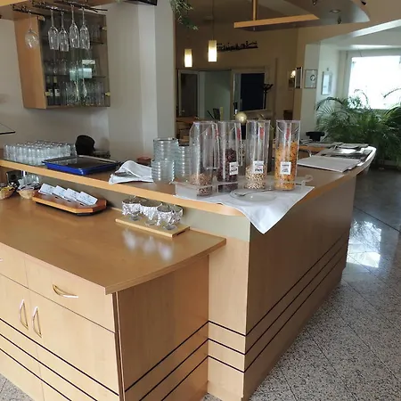 فندق Airport Business