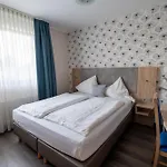 Airport Business Hotel 3*