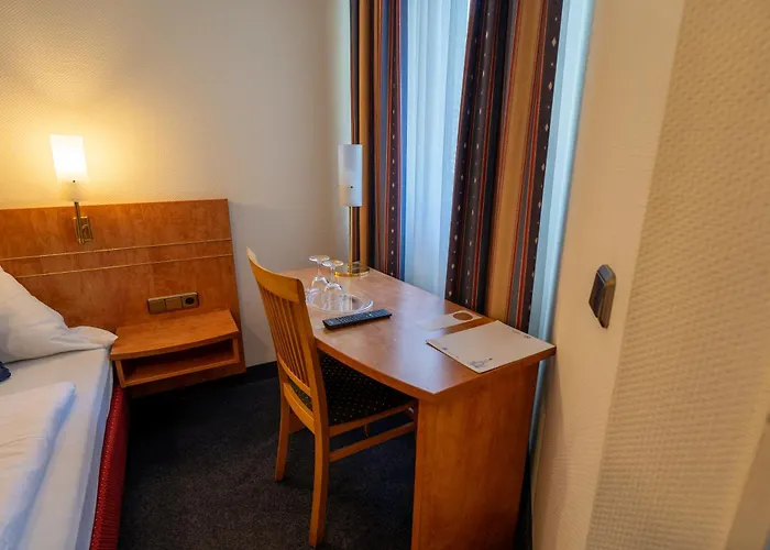 Hotel Airport Business 3*