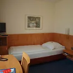 Hotel Airport Business
