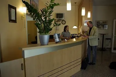 Airport Businesshotel Hotel 3*