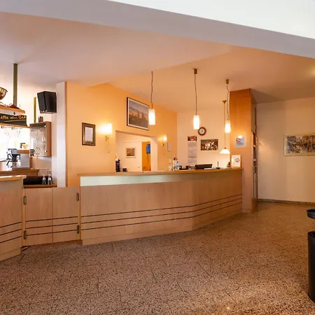 Airport Business Hotel 3*