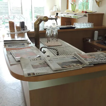 Airport Business Hotel Kolonia